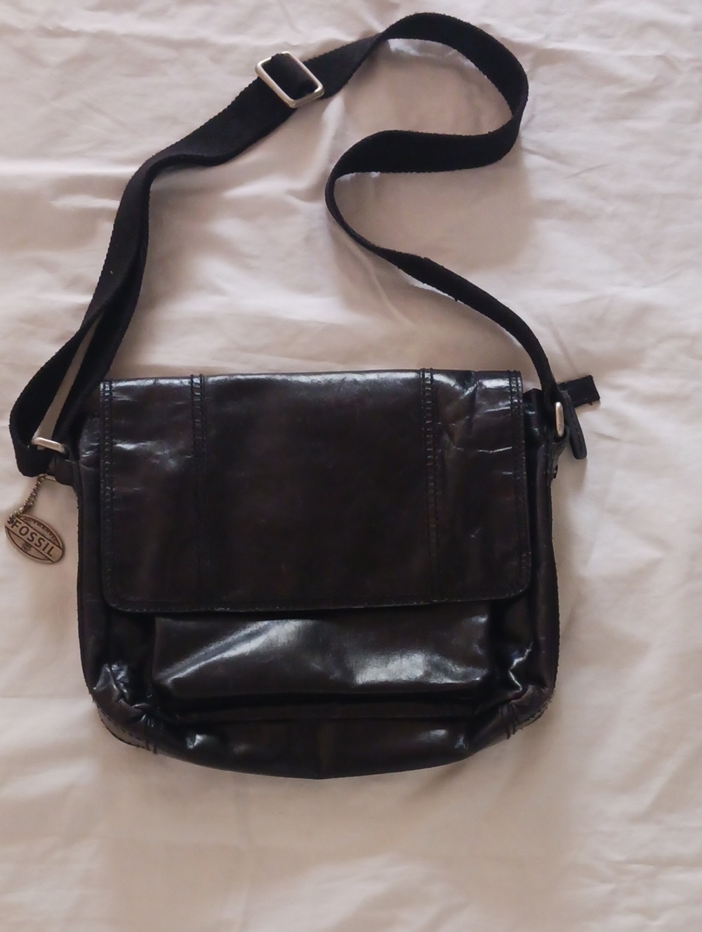 Fossil Black Leather Messenger Bag with Adjustable Strap